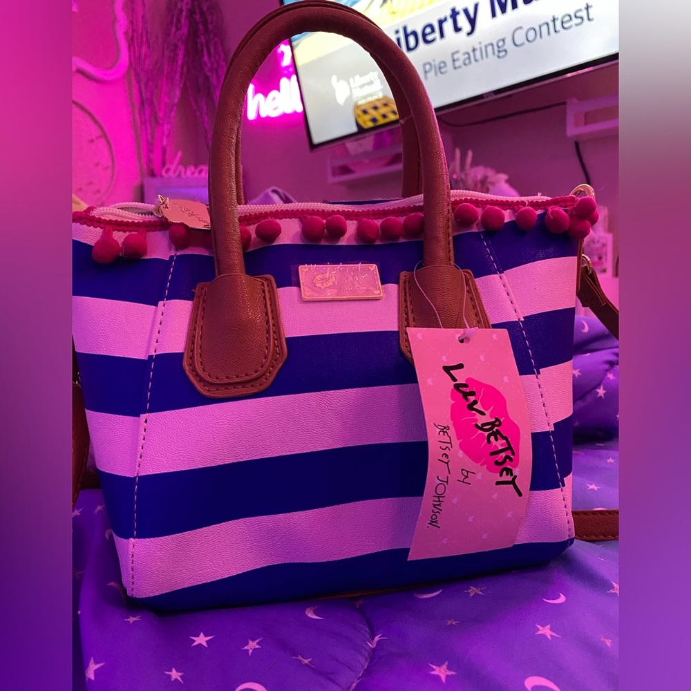 Cute Betsey Johnson crossbody bag.